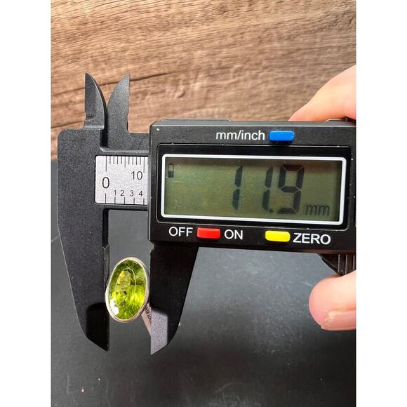 NEW size 7.5 oval cut peridot sterling silver ring 6.55 grams - Picture 5 of 16